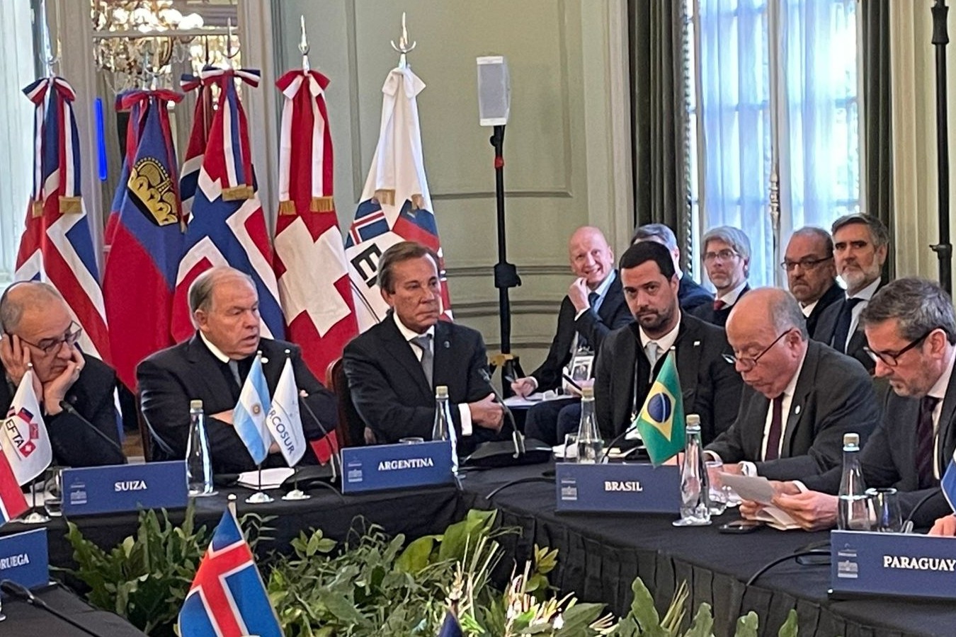 Reunião para assinatura do acordo comercial. Fonte: Portal Gov.br